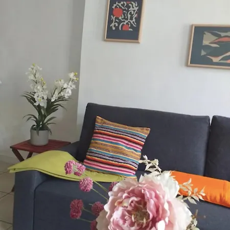 3 Near The Center Of 아파트