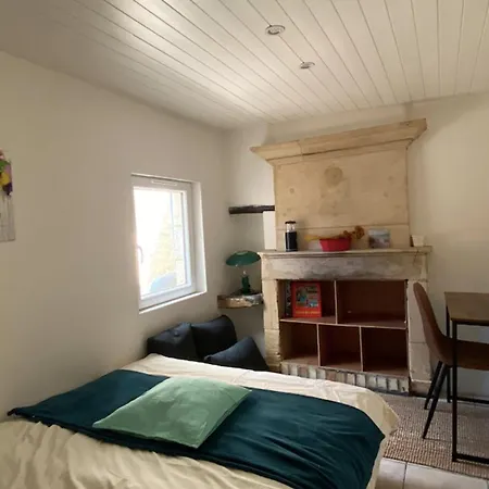 3 Near The Center Of 캉